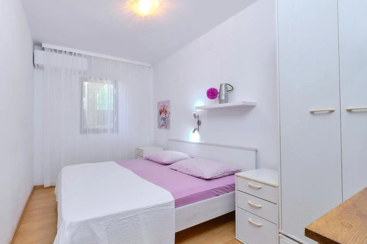 Apartments Marija マリ・ロシニュ
